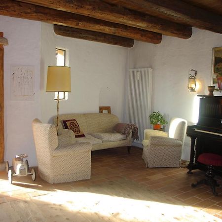 La Casa Altrui- Camere E Zona Relax Con Giardino Coredo Exterior foto