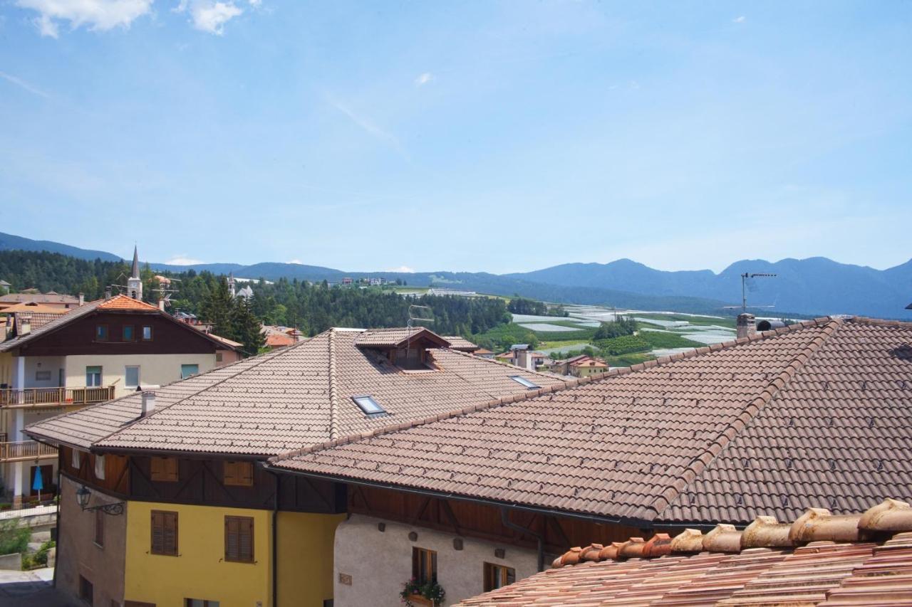 La Casa Altrui- Camere E Zona Relax Con Giardino Coredo Exterior foto