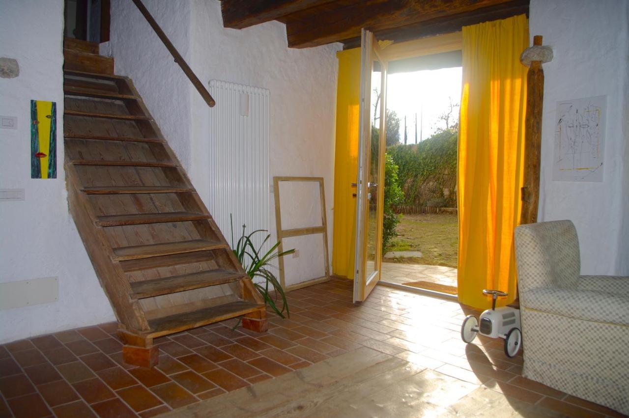 La Casa Altrui- Camere E Zona Relax Con Giardino Coredo Exterior foto