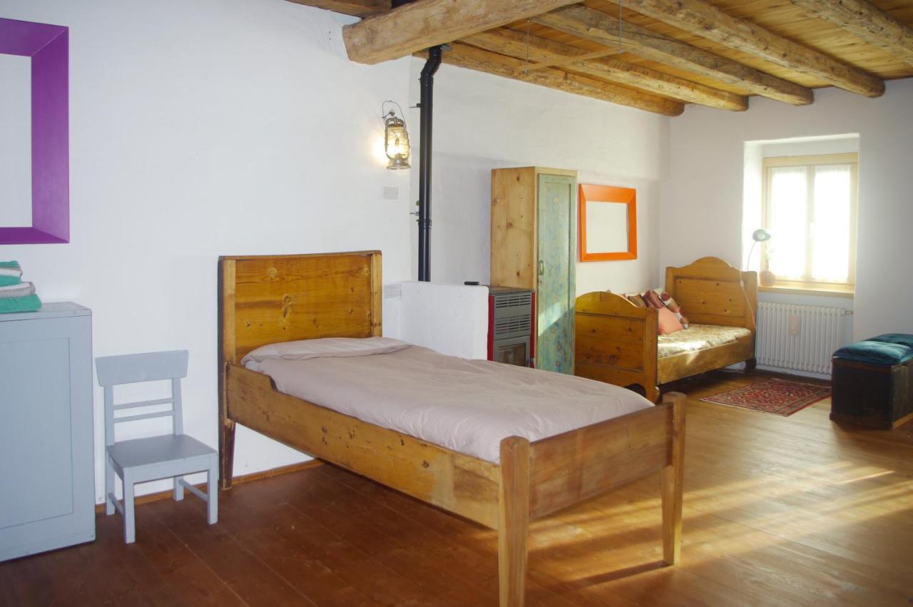 La Casa Altrui- Camere E Zona Relax Con Giardino Coredo Exterior foto